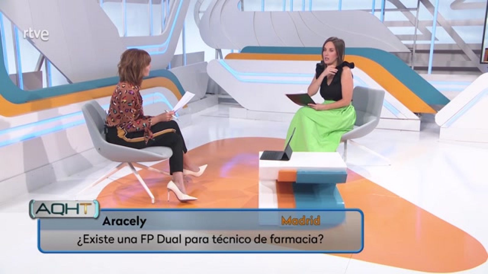 AQUÍ HAY TRABAJO - Orientación para ser técnico de farmacia - ver ahora