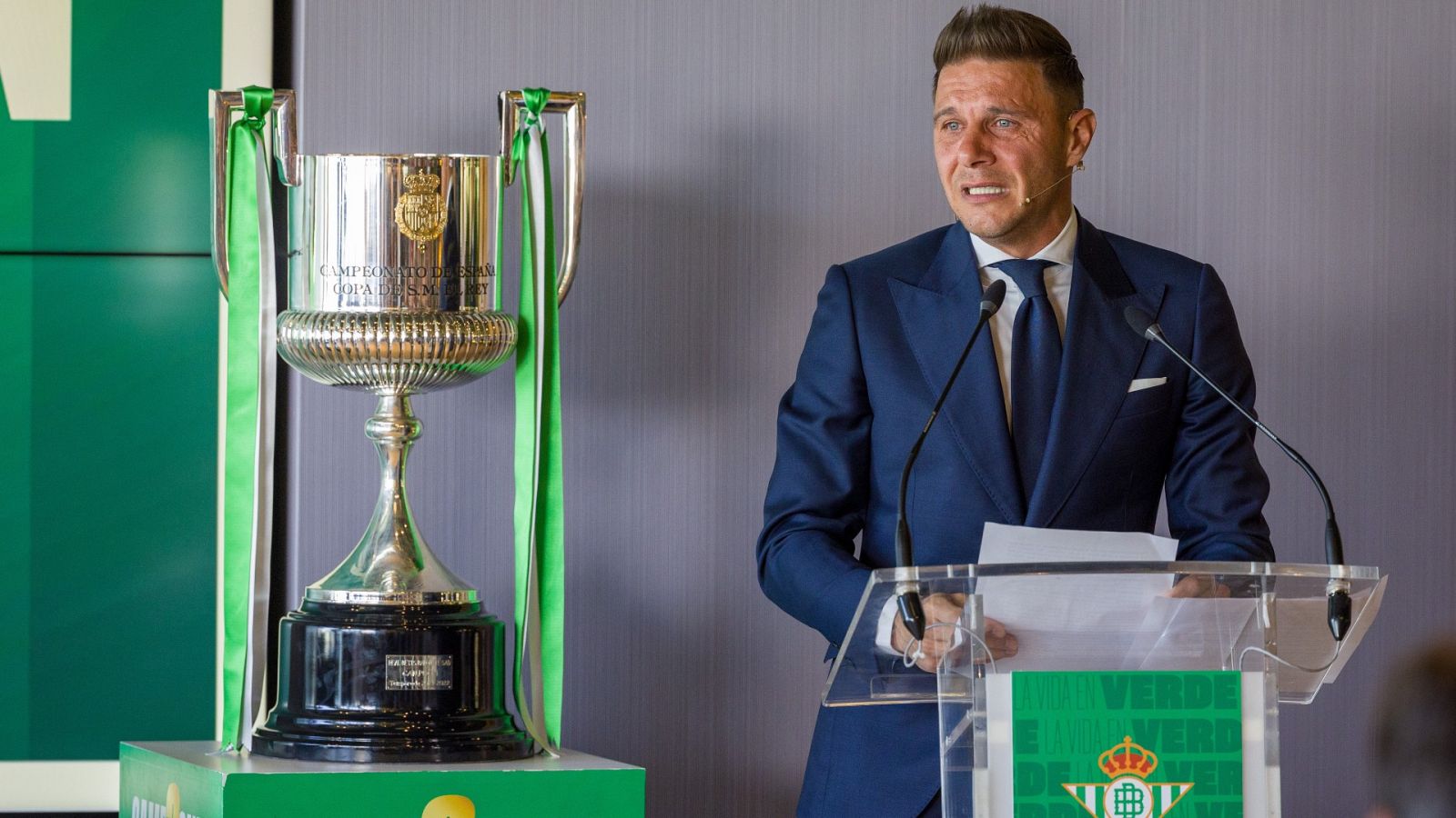 Joaquín se despide: "Joaquín se va, pero el Betis se queda" | Ver