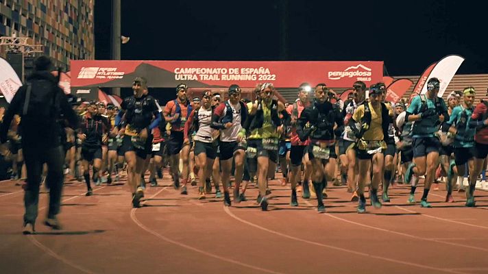 L'informatiu - Comunitat Valenciana - Més de 2.000 corredors participen al Trail del Penyagolosa 2023