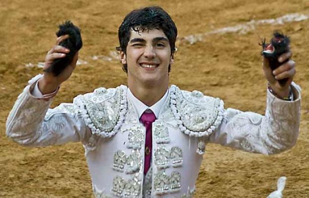  - Jairo mata seis toros en Cáceres