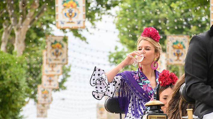 Telediario Fin de Semana - La Feria de Abril arranca a ritmo de sevillanas y con casetas abarrotadas