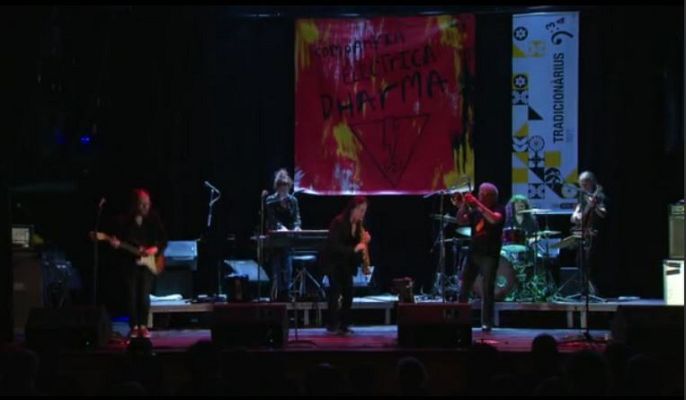 Arxiu TVE Catalunya - Companyia Elèctrica Dharma al Centre Artesà Tradicionàrius