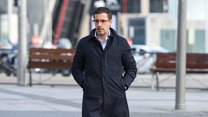 Telediario 2 - De agente del CNI a capitán del Ejército: los disfraces de Luceño para "respaldar" sus negocios