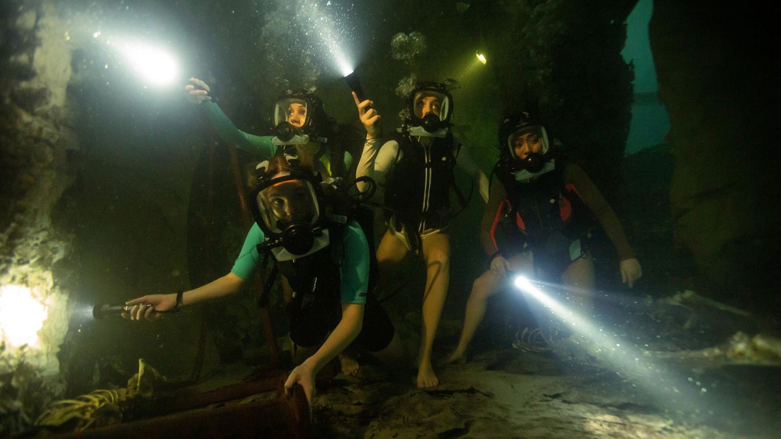 Cine - A 47 metros 2: El terror emerge - Ver ahora