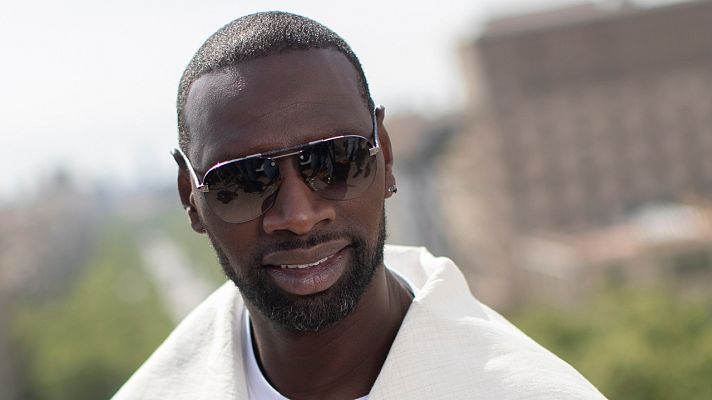 Telediario 1 - El actor francés Omar Sy presenta en el BCN Film Fest su última película, 'Padre y soldado'