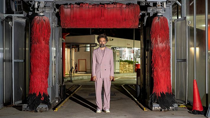 Atención obras - Música y poesía en el trabajo más reciente de Pecker