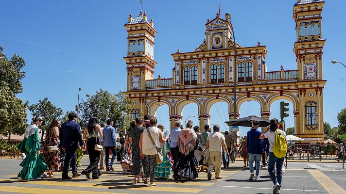 Telediario 1 - El calor, protagonista en la Feria de Sevilla