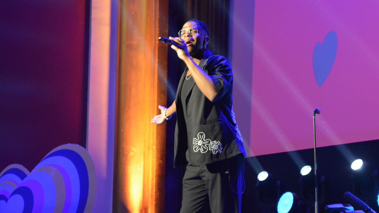 Eurovisión 2023 - Famous canta 'Quimera' en la despedida de Blanca Paloma