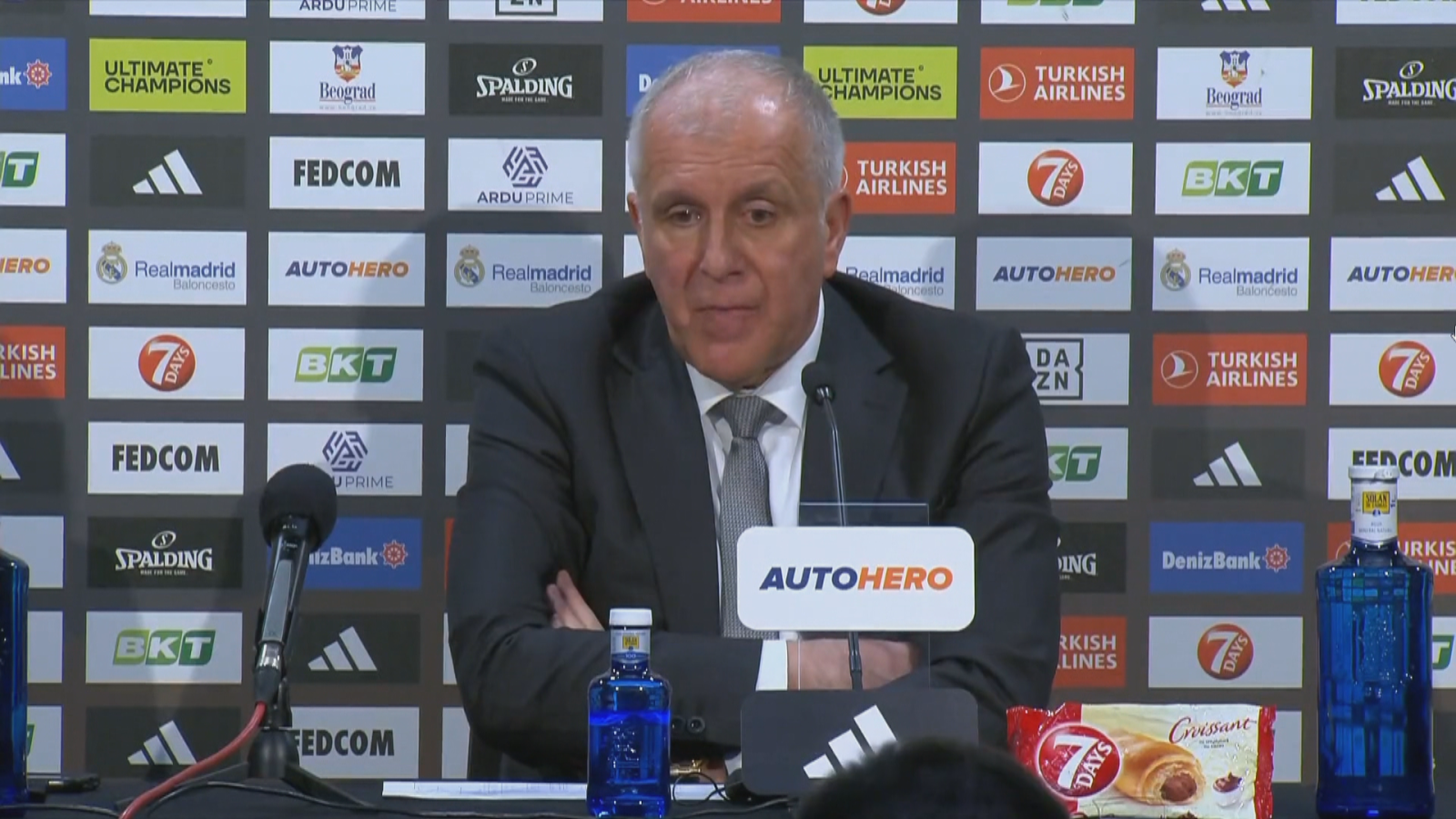 Obradovic: "Voy a intentar calmar a la gente en Belgrado" - ver ahora