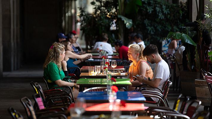 Economía en 24 horas - Los expertos valoran positivamente el PIB del primer trimestre: "La economía española está resistiendo"