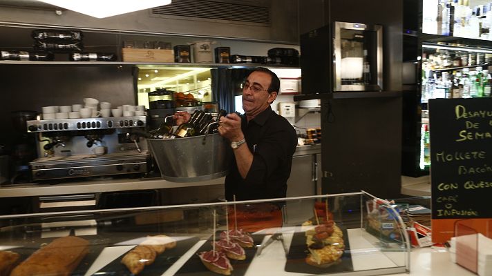 Telediario 1 - Los salarios de los españoles cayeron un 5,5% mientras los dividendos de las empresas subieron un 26%