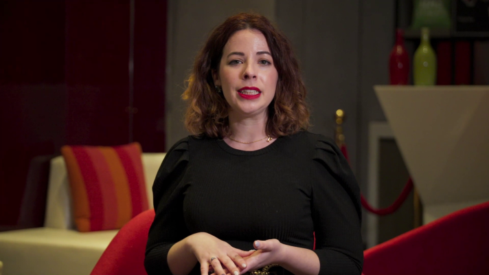 Españoles en conflictos - Ana, ingeniera en una empresa coreana