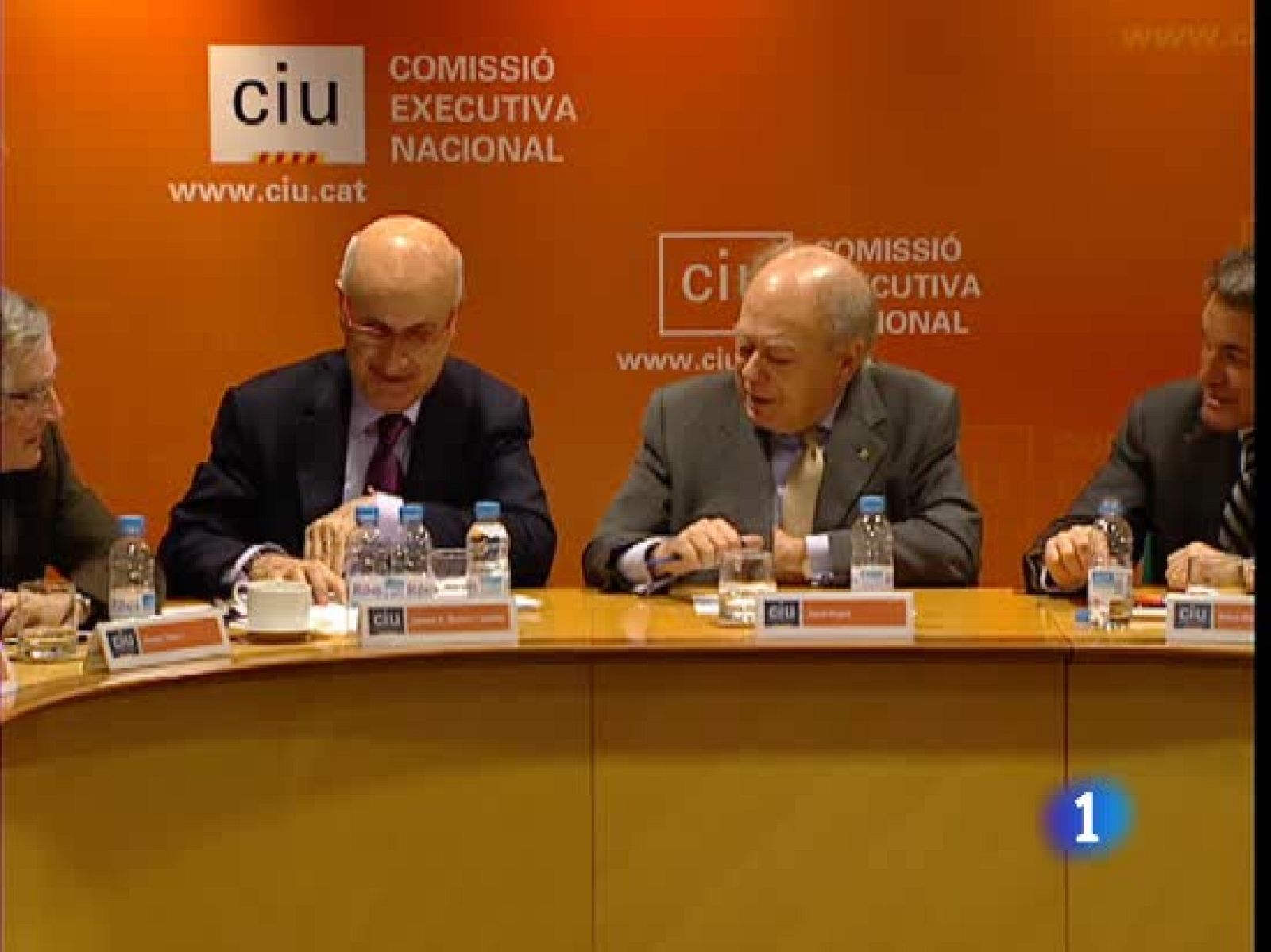 Entre los partidos políticos empiezan a surgir voces que piden un gran pacto de estado para salir de la crisis | Ver