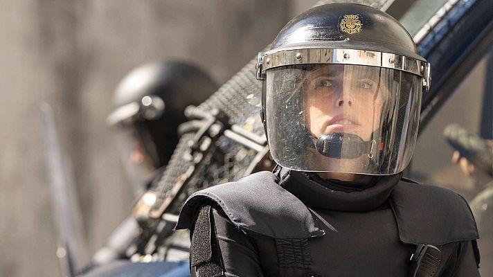 Telediario 1 - Natalia de Molina protagoniza 'Asedio', un thriller frenético con la corrupción como fondo