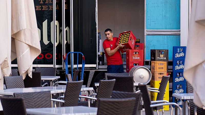 Sindicatos y patronal han alcanzado un preacuerdo este viernes par subir los salarios un 4% en 2023, y un 3% en 2024 y en 2025, una decisión que prevén ratificar el próximo lunes.