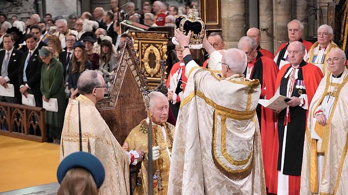 Especiales informativos - El momento de la coronación de Carlos III en la abadía de Westminster