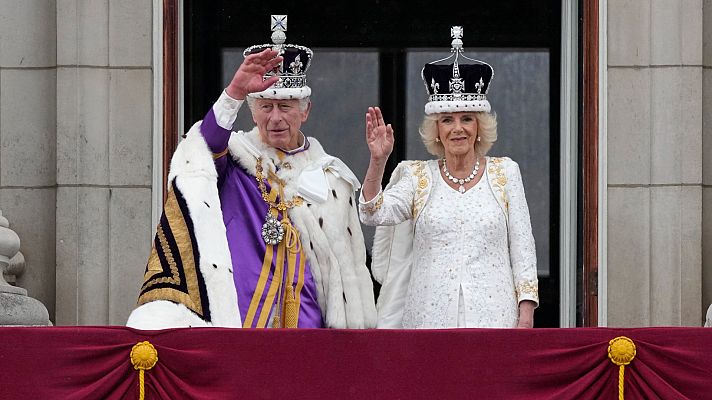 Telediario Fin de Semana - Carlos III y Camila, coronados en la abadía de Westminster