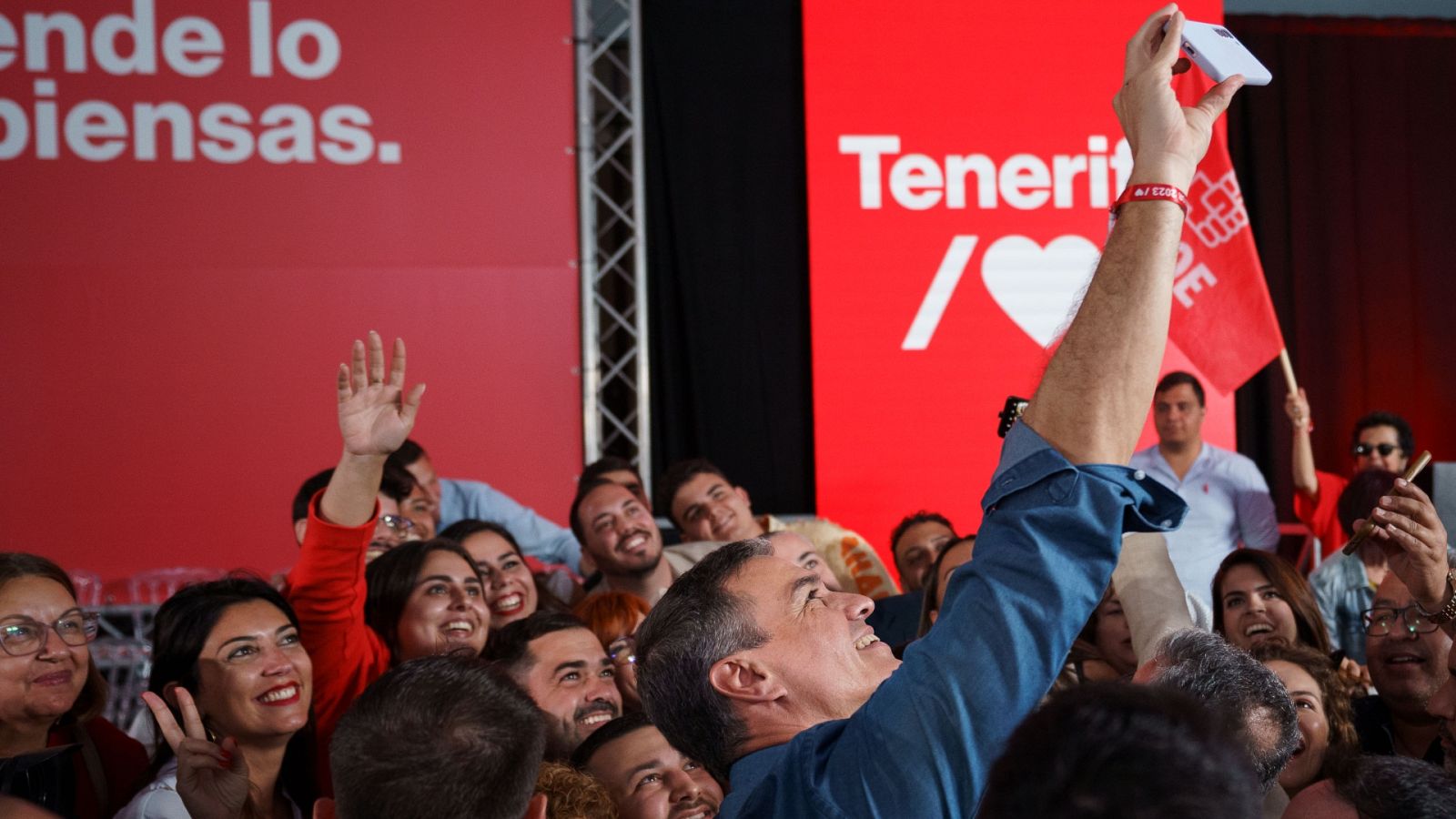 Sánchez saca pecho por su gestión entre críticas de la oposición