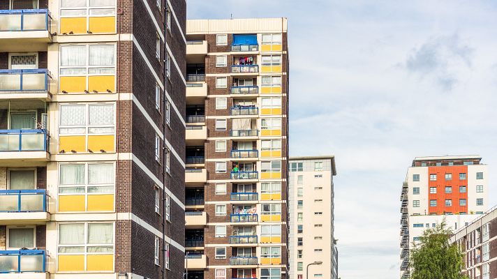 Telediario 1 - Podemos ve una "infamia" los avales de vivienda y el PP acusa a Sánchez de "copiar" sus medidas