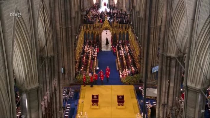  - Fragmento de la emisión de la coronación de Carlos III y Camila.