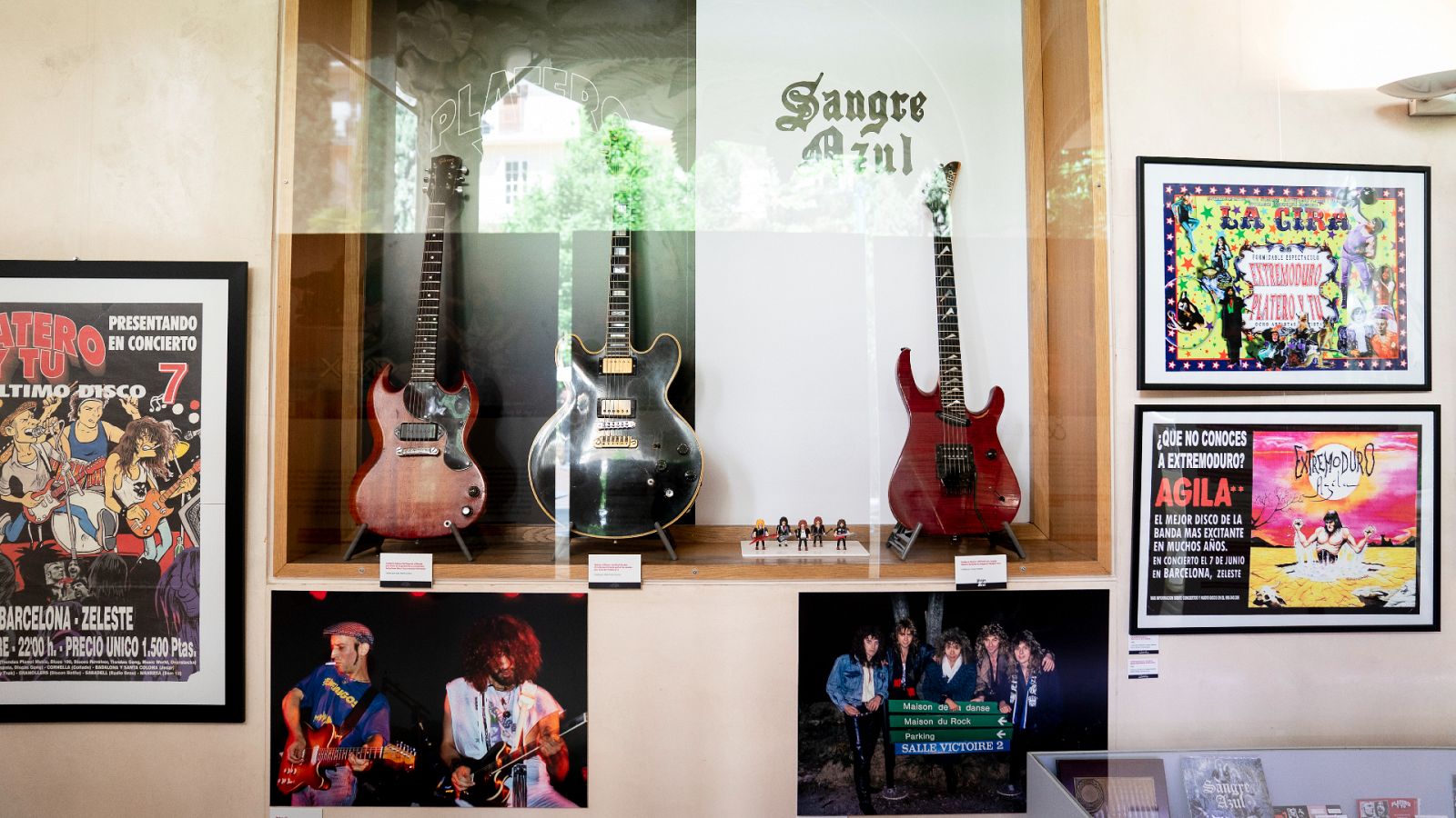 Vídeo: La exposición 'Tiempos de Rock' muestra instrumentos, vestuario y escenografía de las mejores bandas españolas