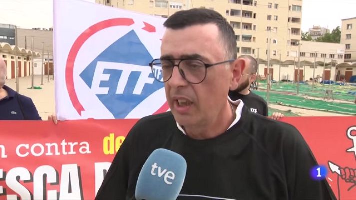 L'Informatiu - Els pescadors marxen fins al Parlament en protesta contra la normativa europea