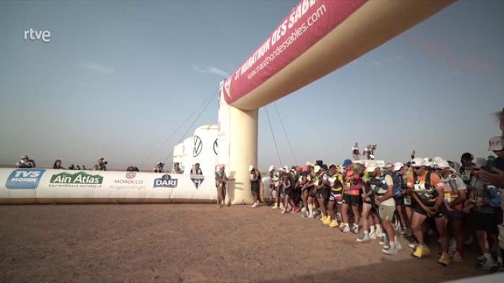 Telediario 2 - El Maratón des Sables: El reto de superación personal de Paula Fernández-Ochoa y Ragna Debats