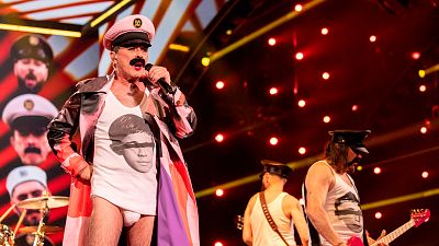 Croacia: Let 3 cantan "Mama SC!"