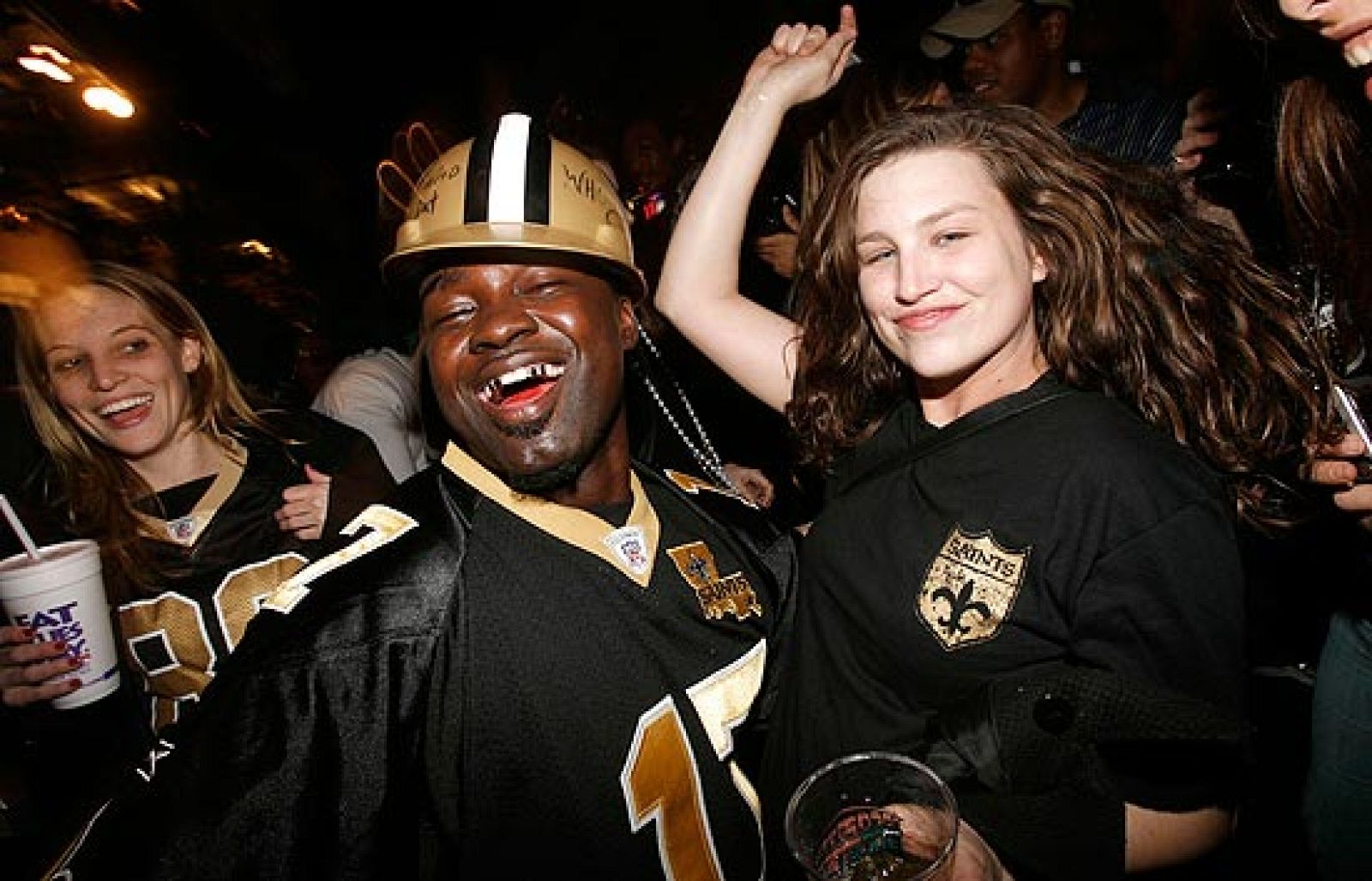 La ciudad de Nueva Orleans recibe a los jugadores de los Saints que el domingo ganaron la Super Bowl. Es la primera alegría que se lleva la ciudad desde que sufrió la catástrofe del Katrina.