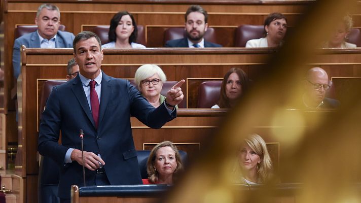 Telediario 1 - Sánchez presume de "paz social" y afea a la derecha anunciar el "apocalipsis" mientras el PP le reprocha "mentir a diario"