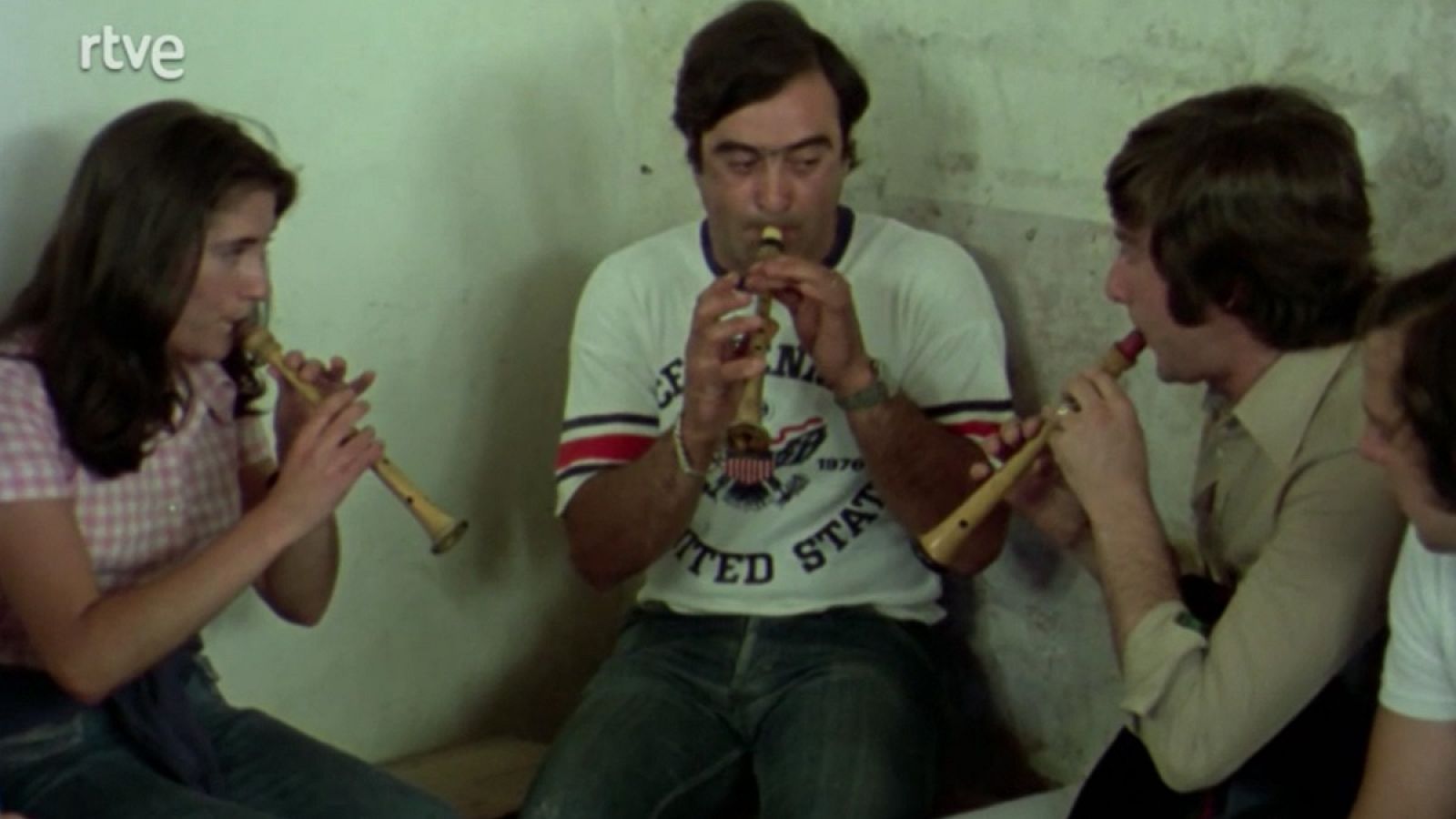 Raíces - Pitos y gaitas - Raíces | Ver