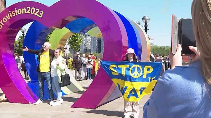 Telediario Fin de Semana - El festival de la, ¿canción?: "Los festivales de Eurovisión son festivales geopolíticos"