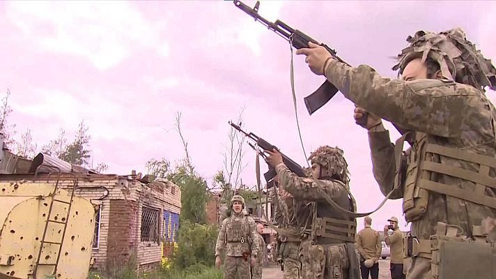 Telediario Fin de Semana - Salvas de honor como homenaje a los soldados fallecidos en el frente en Ucrania