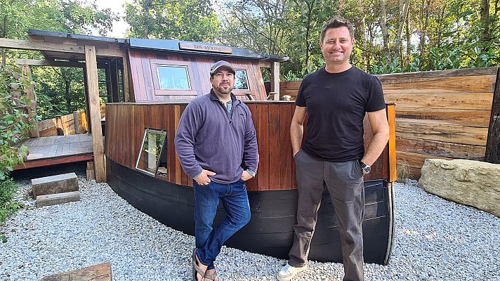 Espacios increíbles - Viejo barco y caravana café