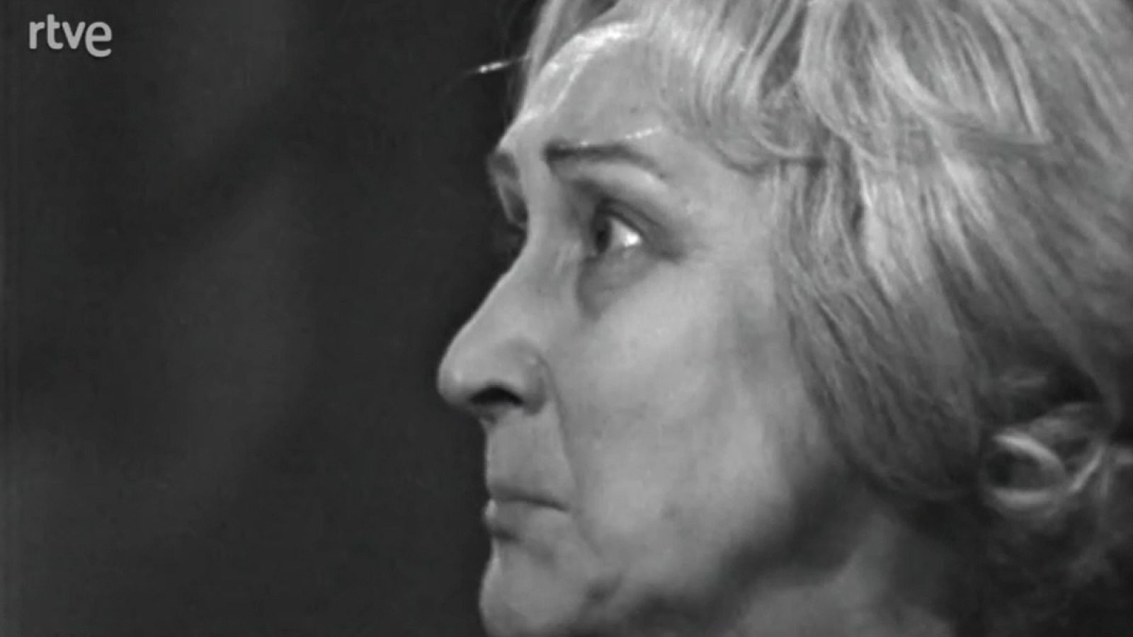 Estudio 1 - La señora Dowey luce sus medallas - Estudio 1 | Ver