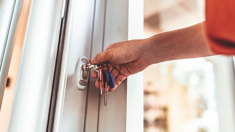 La precariedad de vivir en un piso de 30 metros por 500 euros: "No tengo espacio para tostadora ni microondas"