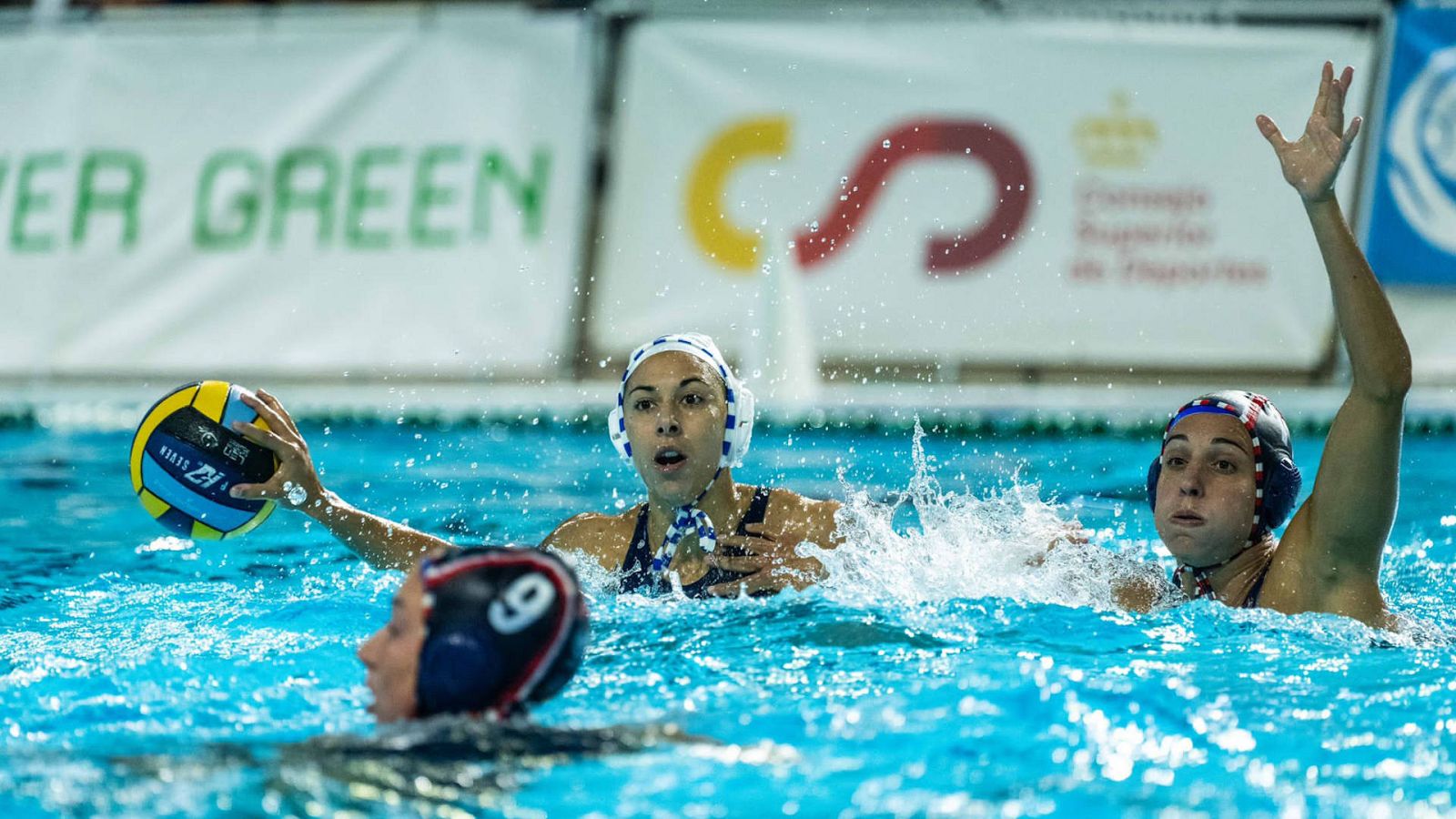 La remontada del Mataró ante el Sabadell fuerza el tercer partido de la final de la liga femenina de waterpolo -- Ver ahora