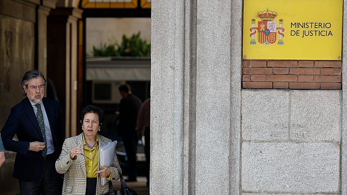 Telediario 2 - Las asociaciones de jueces y fiscales, salvo la mayoritaria, aceptan la oferta del Gobierno para desconvocar la huelga