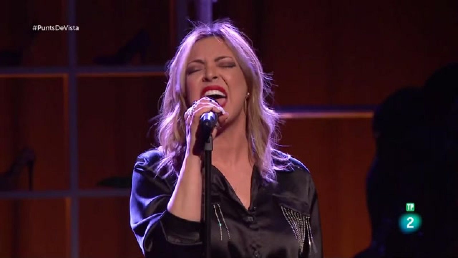 Punts de vista - Merche interpreta 'Una y otra vez'