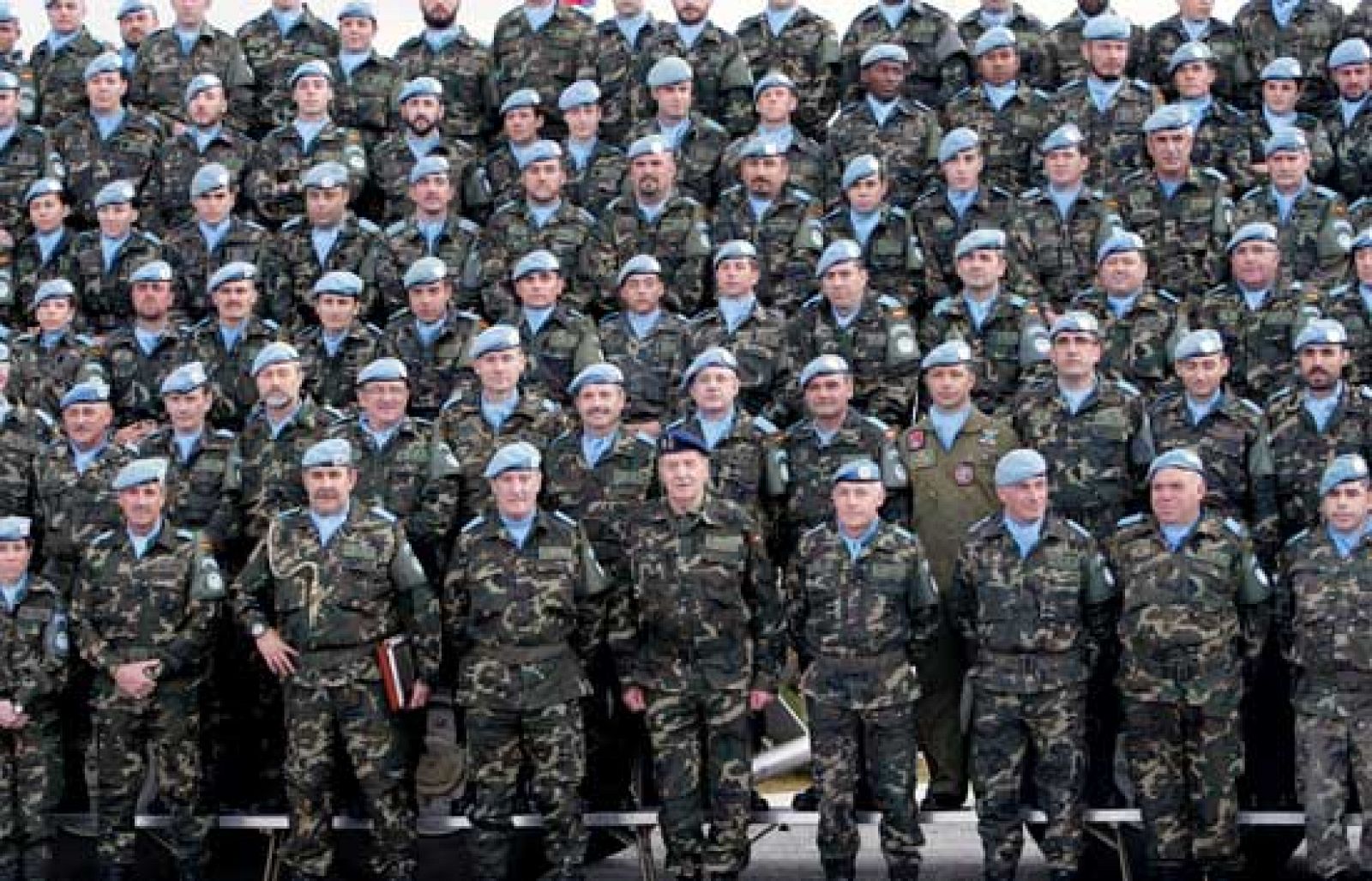 El Rey visita al millar de militares españoles desplegados en el sur del Líbano | Ver