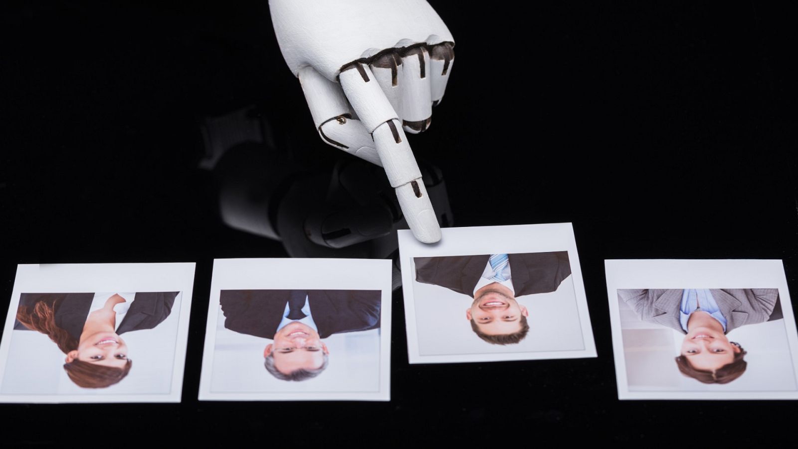 AQUÍ HAY TRABAJO - Cómo superar una entrevista con un robot de IA - ver ahora