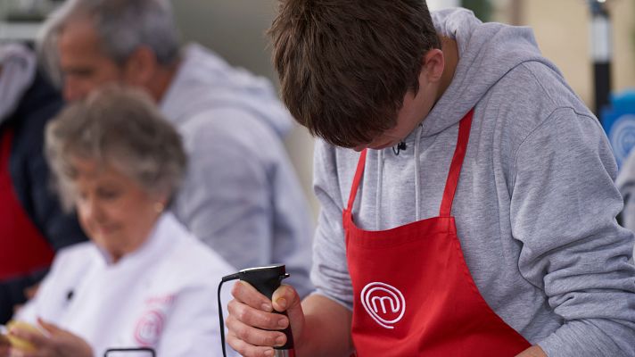 MasterChef - Alex recuerda el cocinado con su abuela en MasterChef Junior