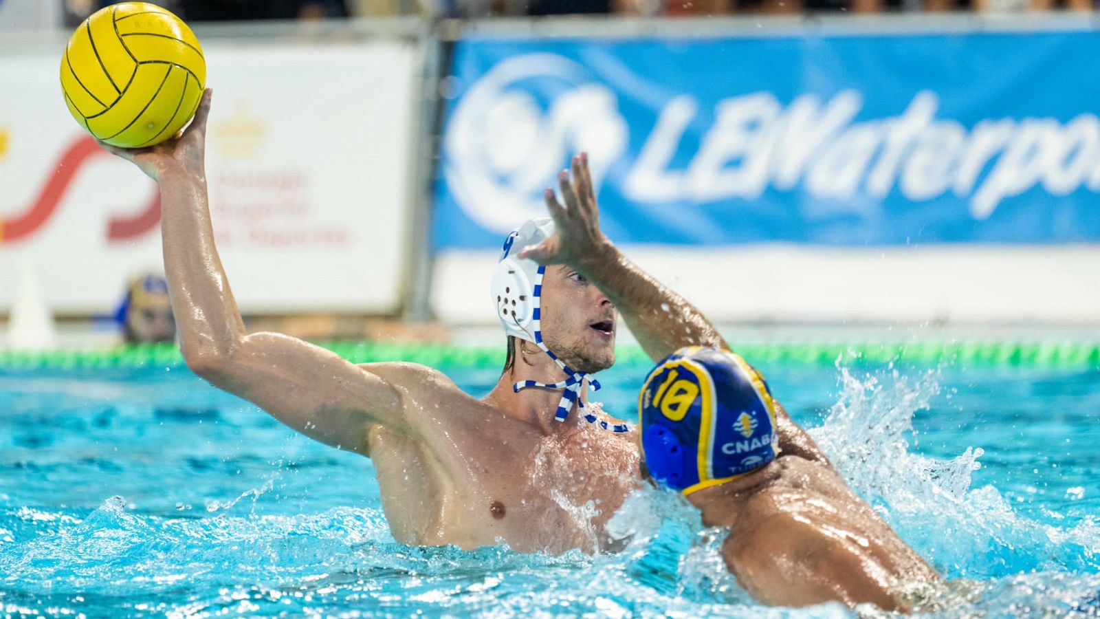 Barceloneta logra su decimoctava liga consecutiva contra Sabadell ante su público - Waterpolo | Ver