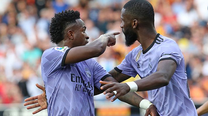 Telediario 2 - Reacciones en la política a insultos racistas a Vinicius: Brasil se queja y Sánchez anuncia "tolerancia cero"