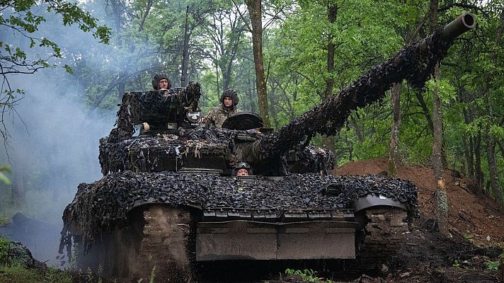 Telediario 1 - Ucrania sigue luchando en Bajmut, pero está lejos de rodear la ciudad