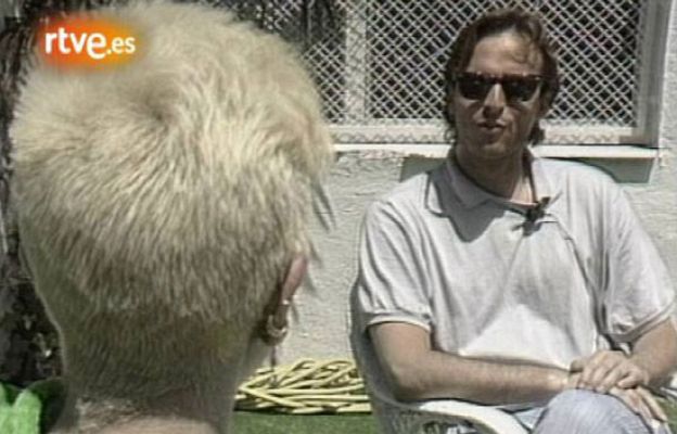 Programas y Concursos en el Archivo de RTVE - Karmele Mertxante entrevista a Miguel Bosé