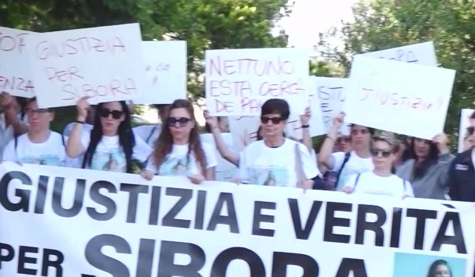 La familia y amigos de Sibora se concentra para pedir justicia y se esclarezca su desaparición.