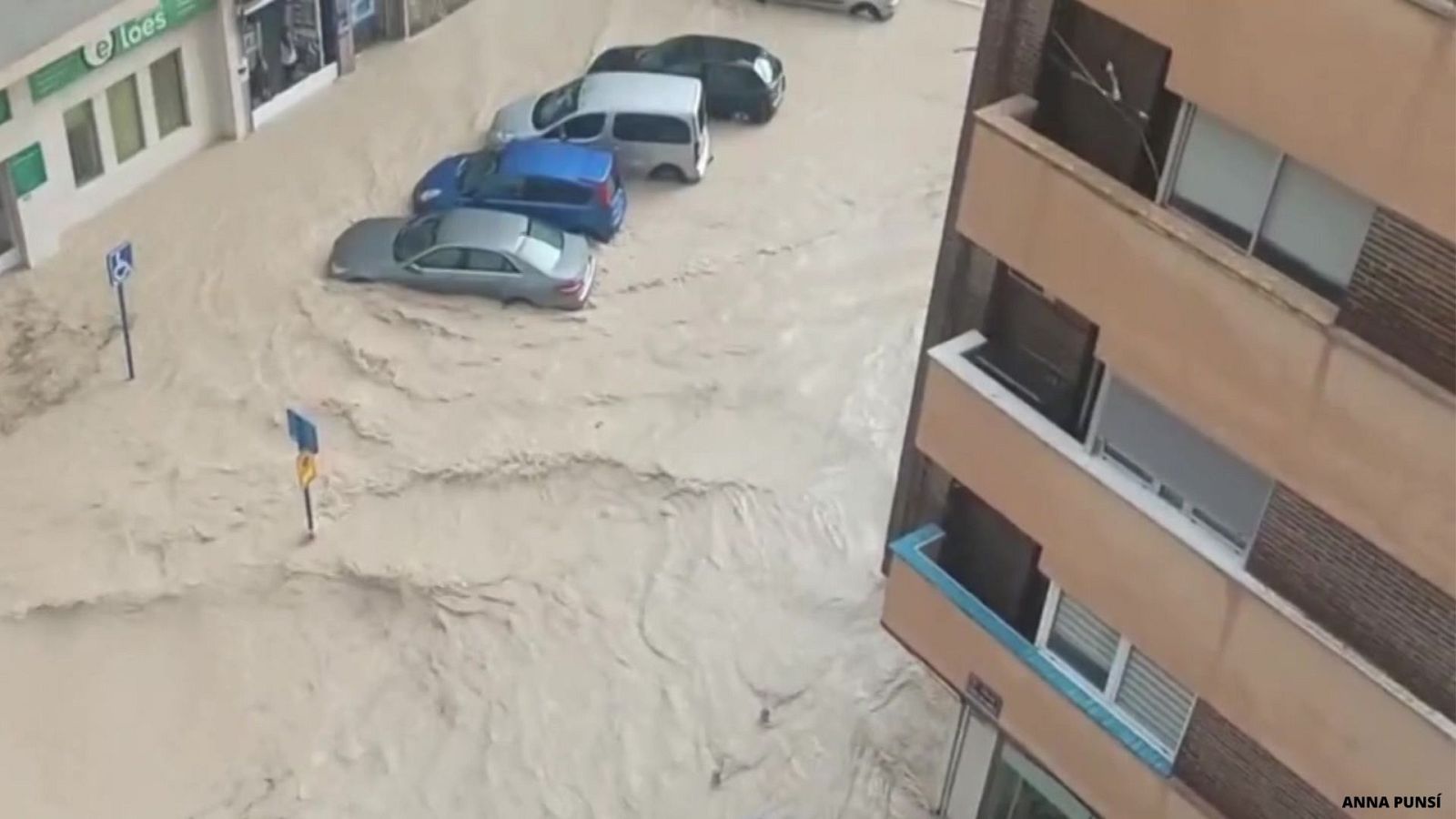 Caos por las lluvias en Molina de Segura, Murcia: quince personas han tenido que ser rescatadas - Ver ahora