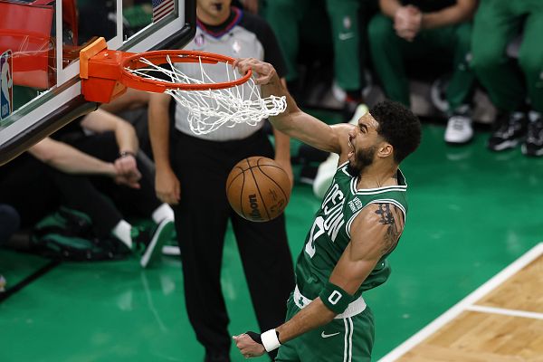 Informativo 24h - Boston Celtics gana su segundo partido seguido para acercarse a Miami Heat (3-2)