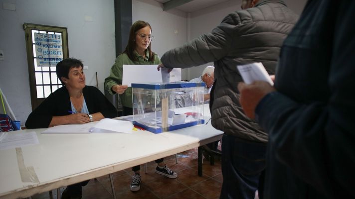 Telediario 1 - ¿Qué pasa si estoy de vacaciones y me convocan para estar en una mesa electoral?